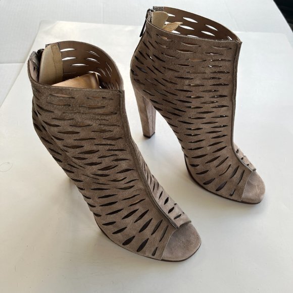 Diane von Furstenberg ‘Alexandria’ Booties Pebble - Picture 5 of 9